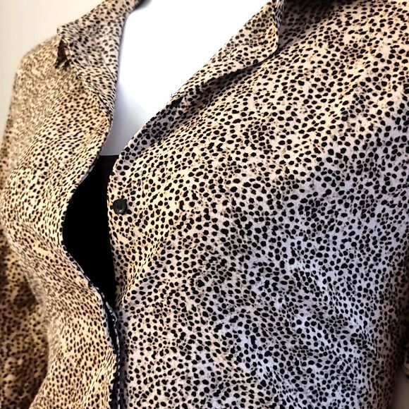 H & M In the Wild Printed Button Down Blouse Size 12 - Picture 2 of 4